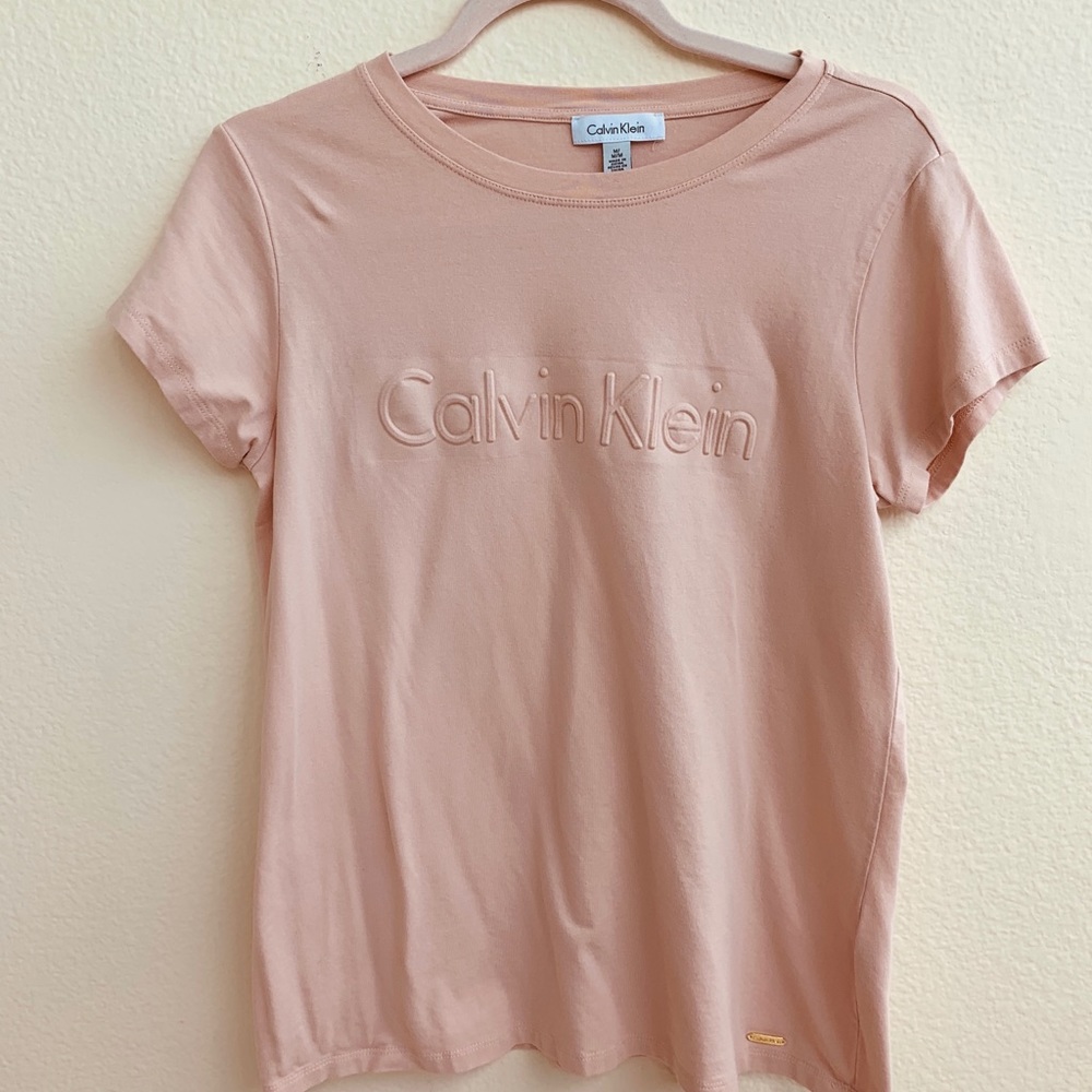Calvin Klein t-shirt blush color,
